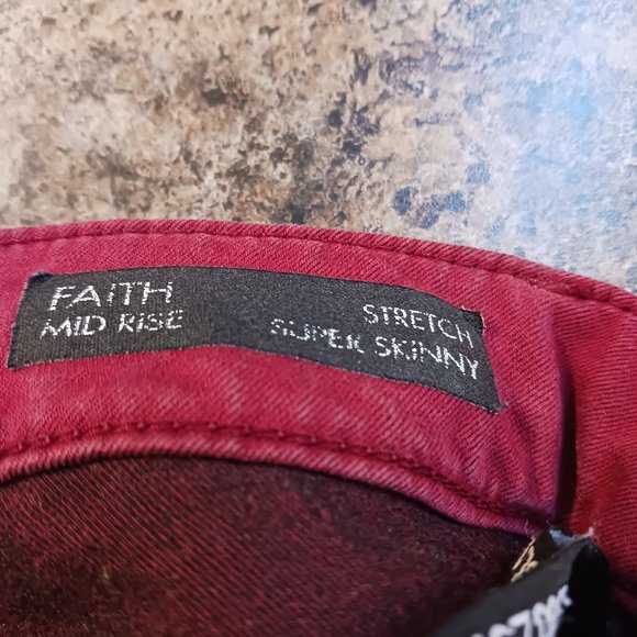 Buffalo David Bitton Faith Mid Rise  Burgundy Skinny Jeans  Size 28 - Picture 6 of 12